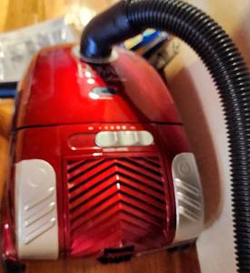 lot 289 image: Royal Cannister Vacuum Cleaner