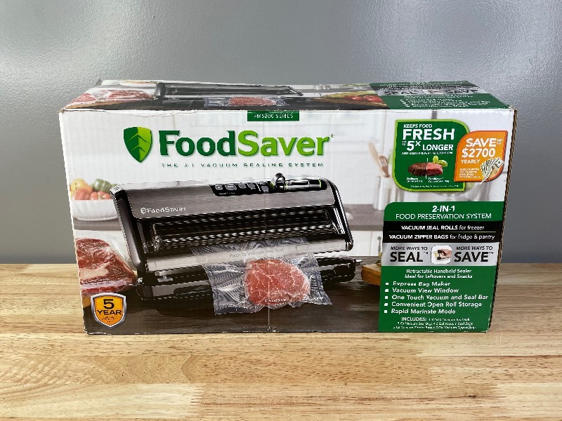 FoodSaver FM5200 Series 2-in-1 Vacuum Sealing System for Food Preservation