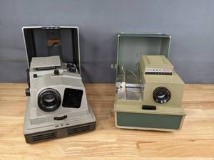 lot 105 image: Vintage Argus 500 Slide Projector and Revere Slide Projector R