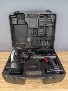 lot 77 image: Craftsman Cordless Drill and Saw Set 18.0 V R