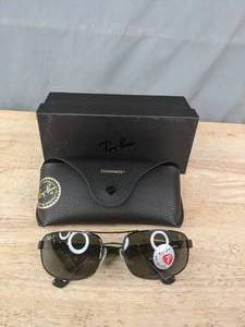 lot 99A image: NEW Ray-Ban Polarized Sunglasses RB3445 With Soft Case and Lens Cloth L