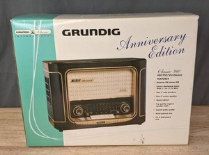 lot 57 image: Vintage Grundig Classic 960 Anniversary Edition AMFMShortwave Radio R
