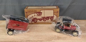 lot 39 image: New Ertl Collectibles 1918 Ford Cab and Trailer Model Car J