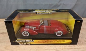 lot 81B image: NEW Ertl 1937 Cord 812 Convertible 118 Model Car J