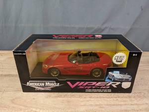 lot 209A image: NEW Ertl American Muscle Dodge Viper SRT-10 Die Cast Car J