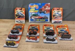 lot 35 image: New Collection of Matchbox and Hotwheels Cars J
