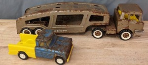 lot 44 image: Vintage Toy Truck and Toy Structo Auto Haul Truck & Trailer  J