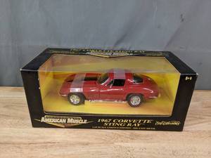 lot 204A image: New Ertl American Muscle 1967 Corvette Sting Ray Die Cast Car J