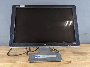 lot 129A image: HP 24-Inch LCD Color Monitor  R