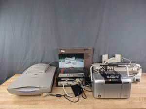 lot 309 image: Vintage HP Scanjet 5370c, HP Overhead Transparency Kit, Oscar Computer Programmer, Epson Photo Printer and Epson Printer  R