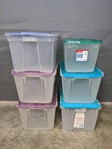 lot 332 image: Large Plastic Storage Bins with Lids (6) R