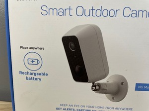 lot 47A image: Brand New Feit Electric Outdoor Battery Powered Smart Wi-Fi Camera O