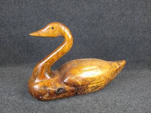 lot 402 image: Beautiful Hand Carved Swan Sculpture by Artist Dave Jackson of Mankato, MN