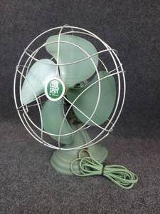 lot 414 image: Vintage Cool Spot by Signal 12 2-Speed Oscillating Electric Fan - Tested and Works