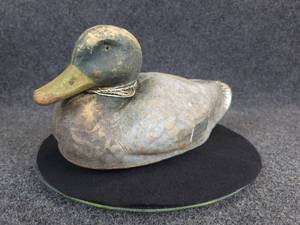lot 483 image: Vintage Sears, Roebuck & Co. Duck Decoy