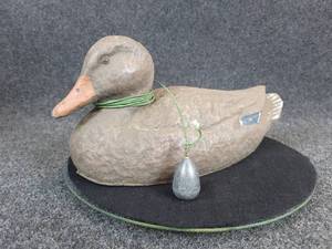 lot 484 image: Vintage CARRY-LITE Duck Decoy