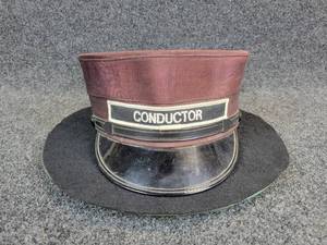 lot 432 image: Vintage Railroad Conductors Hat - Size 7-38