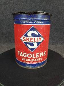lot 425 image: Vintage SKELLY Tagolene 5# Grease Can