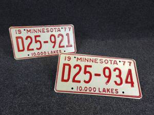 lot 431 image: Vintage Matched Pair of 1977 Minnesota Dealer License Plates