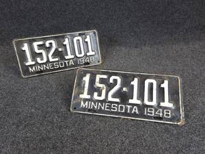 lot 428 image: Antique Matched Pair of 1948 Minnesota License Plates