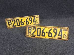 lot 429 image: Antique Matched Pair of 1939 Minnesota License Plates