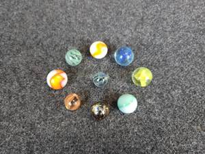lot 462 image: (9) Assorted Vintage Shooter Marbles