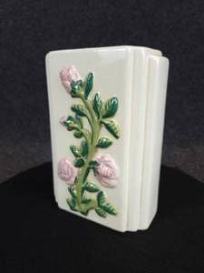 lot 505 image: California Pottery Art Deco Vase