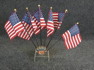 lot 566 image: Vintage Patriotic Radiator Neck Clip w (6) US Flags