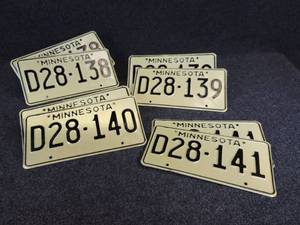 lot 536 image: (4) Sequential Pairs of Vintage Matched Minnesota Dealer License Plates