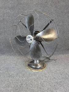 lot 531 image: ca. 1920s Westinghouse 16 Multi-Speed Oscillating Fan - WORKS
