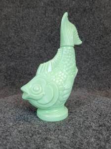 lot 621 image: Vintage Jadeite Sea Spirit Avon Bottle