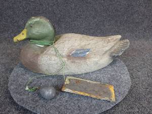 lot 526 image: Vintage Formed Duck Decoy