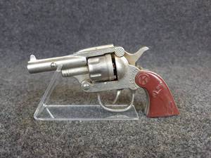 lot 617 image: Vintage KILGORE Six Shooter Toy Cap Gun