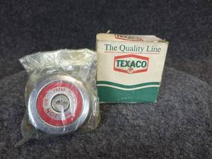 lot 633 image: New Old Stock TEXACO Locking Gas Cap with Key - Part No. CT-92A