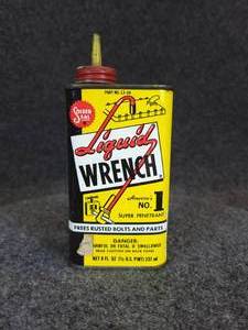 lot 643 image: Vintage Liquid Wrench 8oz Tin Can