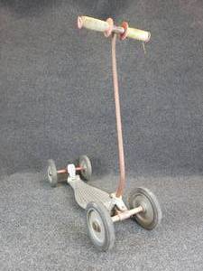 lot 523 image: Vintage JET SKEETER Kids Scooter - Cast Aluminum Base - Lean to turn - NO SHIPPING