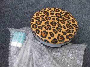 lot 62 image: Pop Sonic Compact LED Lighted Mirro...