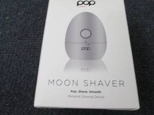 lot 73 image: Pop Sonic Moon Shaver...