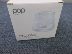 lot 81 image: Pop Sonic 6 Blade Cyclone Fabric Sh...