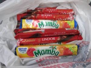 lot 103 image: Lindor Truffle Bars & Mamba Fruit ...