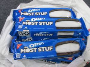 lot 108 image: 12- 3 oz Oreo Most Stuf...
