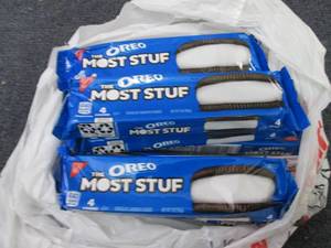 lot 111 image: 12- 3 oz Oreo Most Stuf...