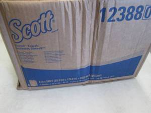 lot 221 image: Damaged Case Scott Slimroll Towels...