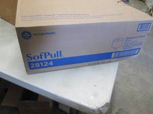 lot 264 image: SofPull(R) Centerpull Paper Towel, ...