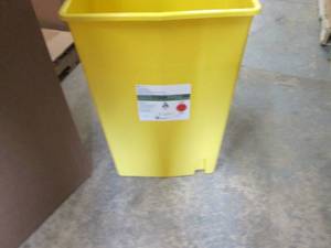 lot 397 image: 5 - 18 Gallon Chemo Sharps Containe...
