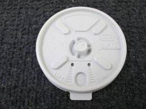 lot 402 image: Dart 10FTL White LiftnLock Lid - ...