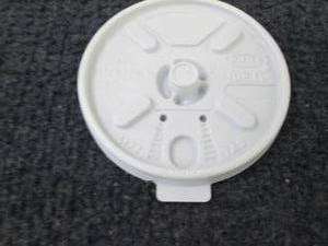 lot 403 image: Dart 10FTL White LiftnLock Lid - ...