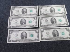 lot 424 image: 6 Sequential Uncirculated US $2 Bil...