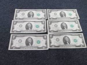 lot 425 image: 6 Sequential Uncirculated US $2 Bil...
