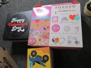 lot 54 image: box of valentines overstock ...